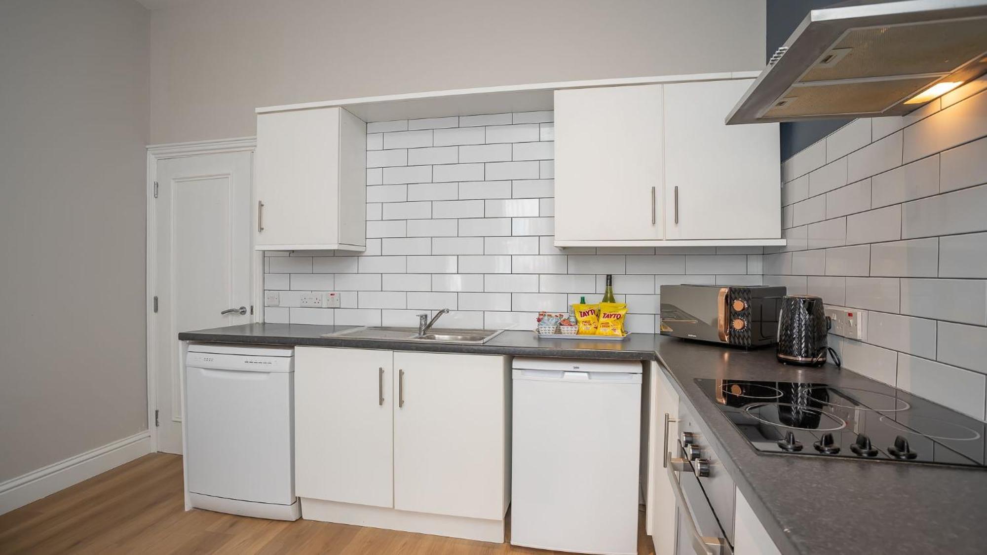 2 Bdr & 1 Bdr Apartments At Queens Uni By Belfast City Breaks Zewnętrze zdjęcie